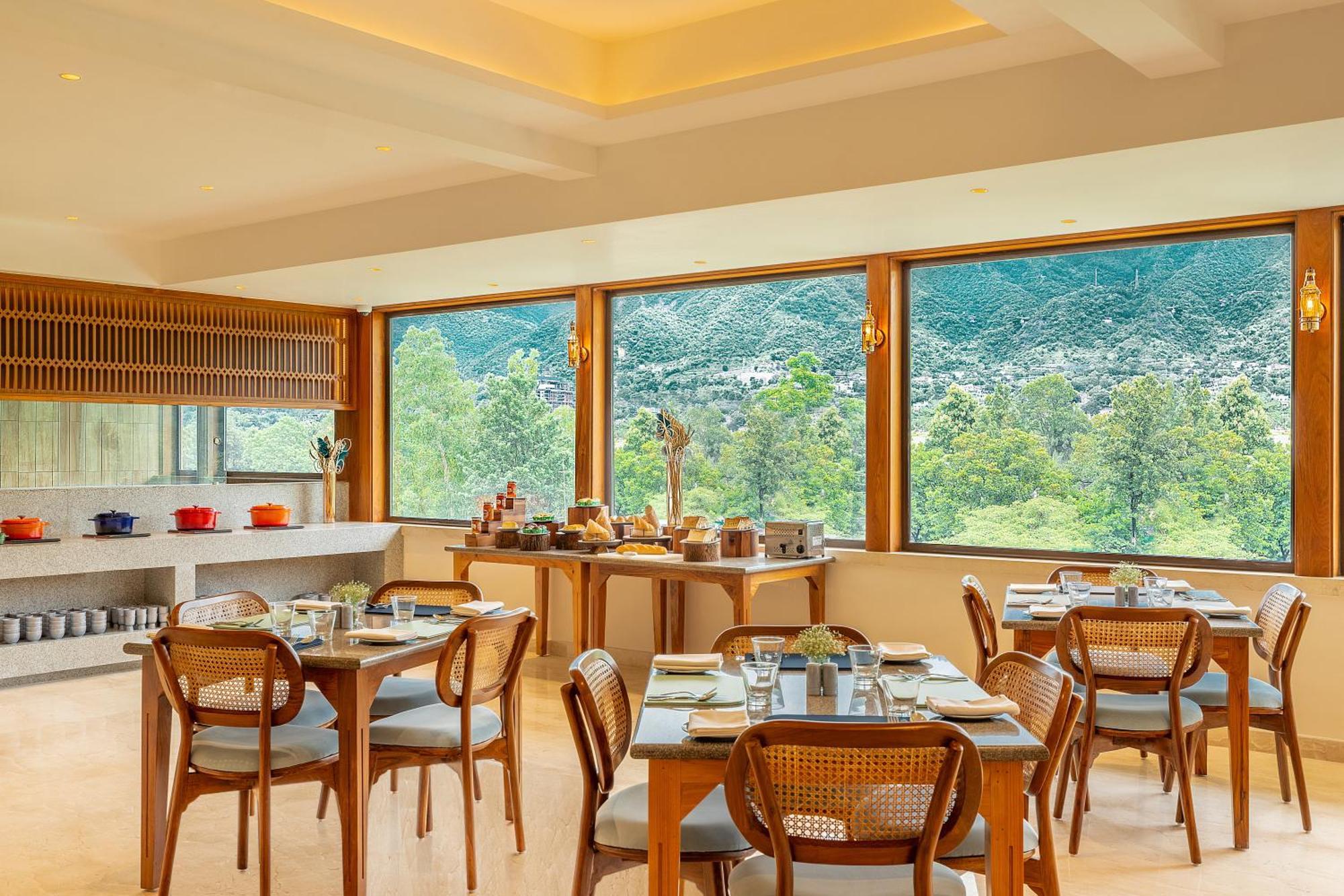 The Prominence Mussoorie Road Dehradun Hotel Exterior photo