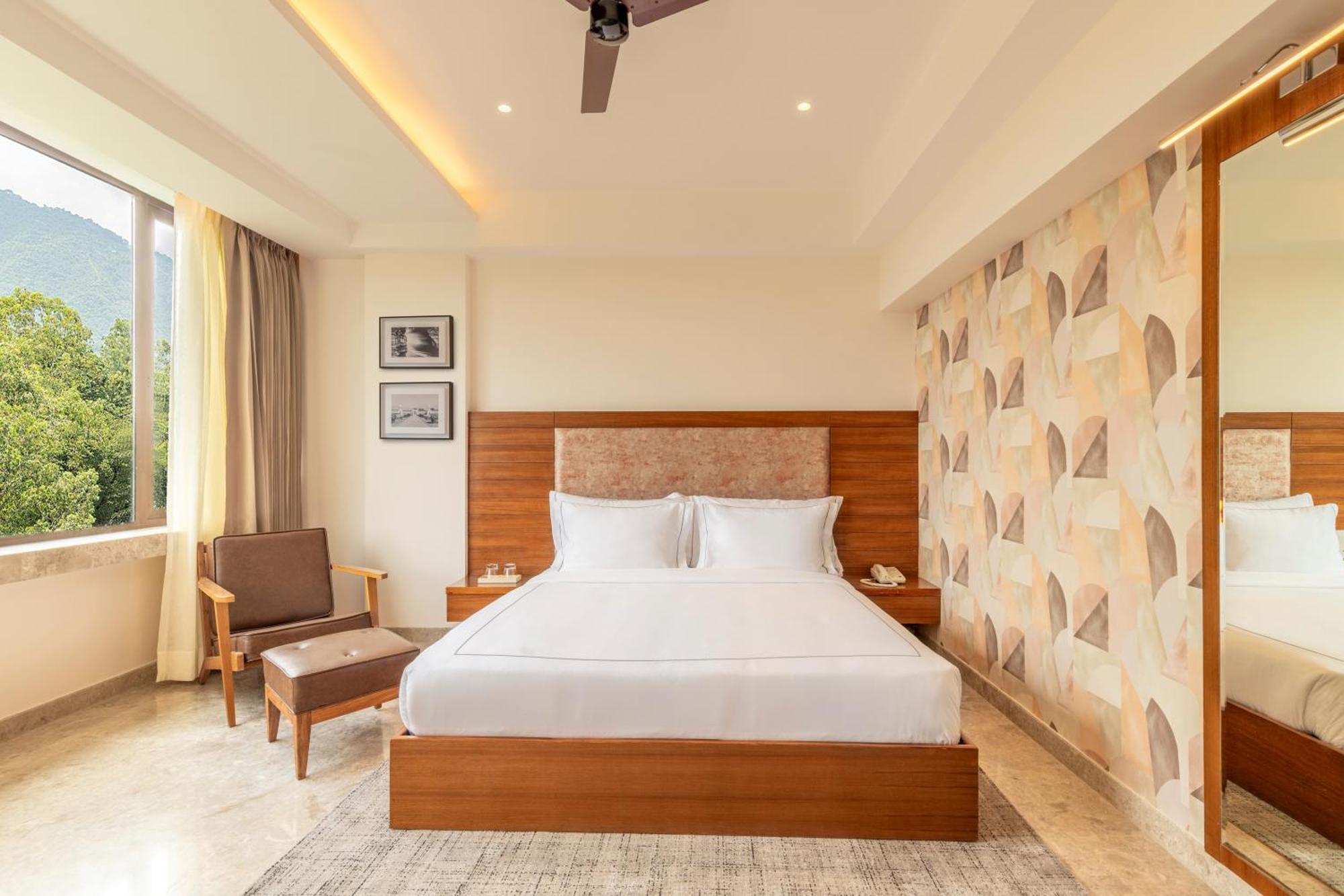The Prominence Mussoorie Road Dehradun Hotel Exterior photo