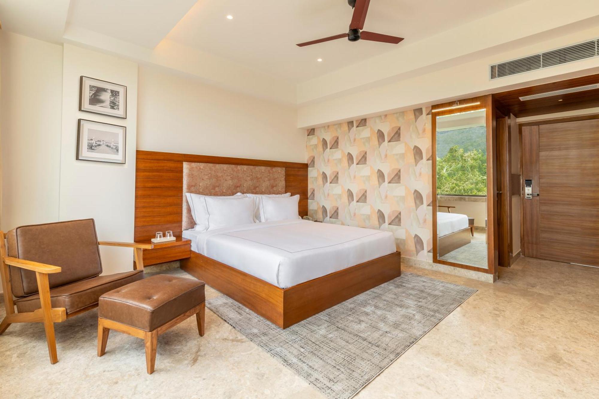 The Prominence Mussoorie Road Dehradun Hotel Exterior photo